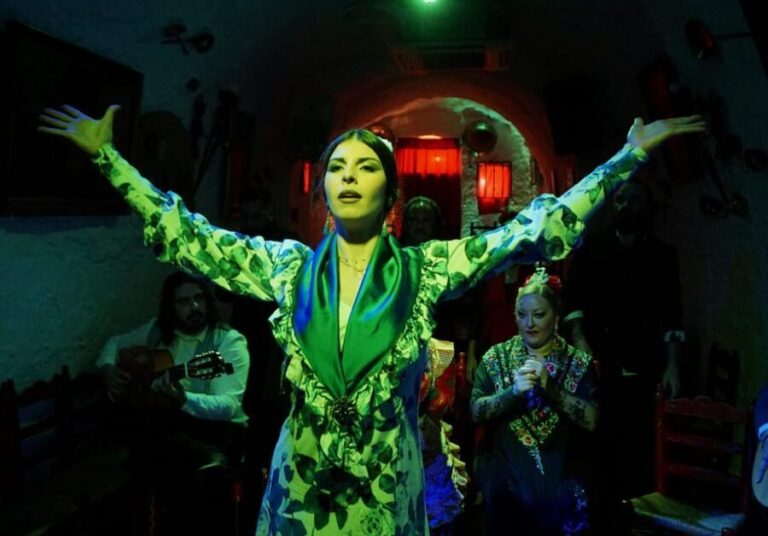 Sacromonte: Flamenco Show at Cuevas Los Tarantos Tickets - The Flamenco Show: What to Expect