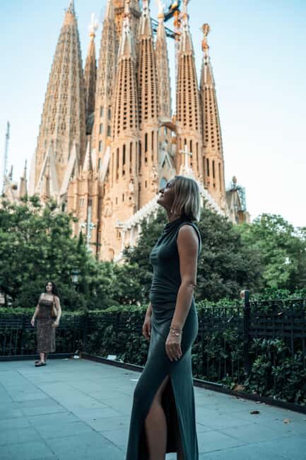 Sagrada Familia 2in1: Guided Tour + Photo/Video - What Makes This Tour Stand Out?