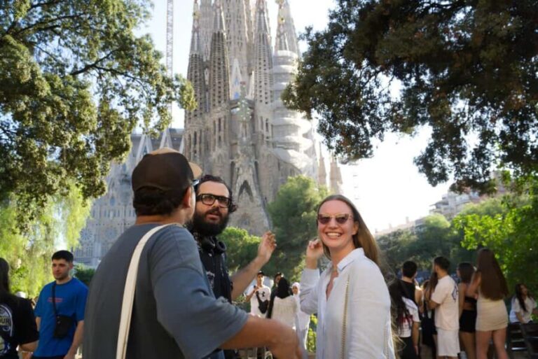 Sagrada Família & More: Barcelona Tour + Candy Tasting - Sweet Treats and Local Flavors