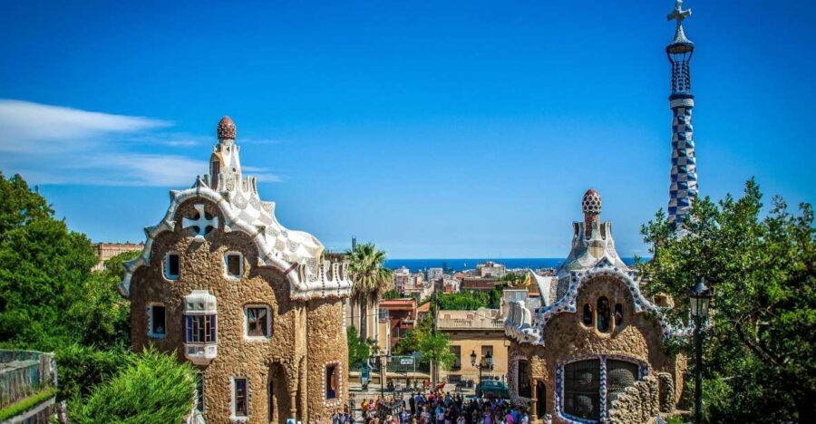 Sailing Experience, Sagrada Familia & Park Guell - Why This Tour Is Worth Considering