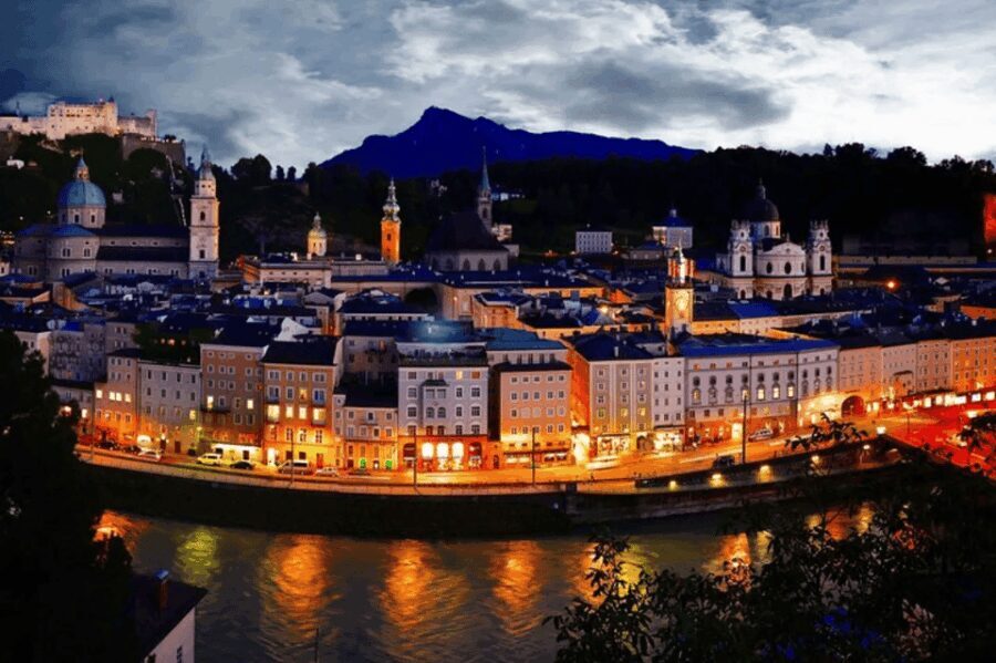 Salzburg Christmas Market and City Highlights Evening Tour - Iconic Sights and Scenic Vistas