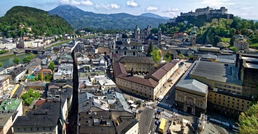 Salzburg - Historic Guided Walking tour - Exploring Mirabell Palace and Gardens