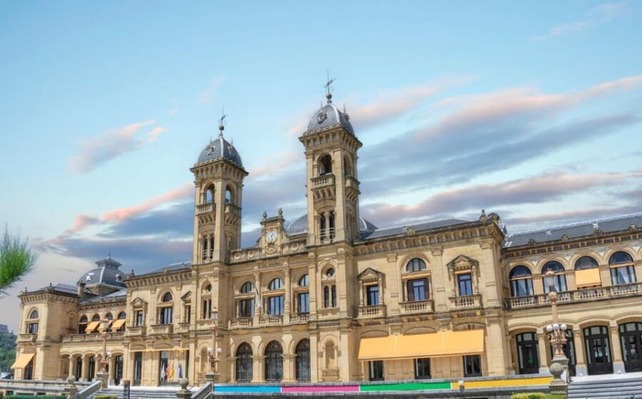 San Sebastian: Insta-Perfect Walk with a Local - The Value of a Guided Small-Group Tour