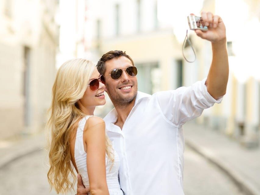 Santa Ponca: CoupleWalk, fun game and city walk for couples - Who Will Love This Experience?