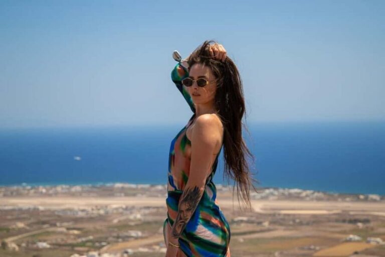 Santorini: 1H Pyrgos Village Cinematic Photoshoot Experience - The Itinerary: What to Expect During Your Photoshoot