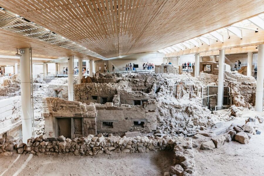 Santorini: Akrotiri Prehistoric City Private Guided Tour - What to Expect on the Tour