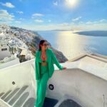 Santorini Best of Custom Tour with Local Guide & Pick-Up - Frequently Asked Questions
