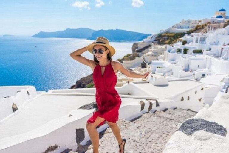 Santorini: Fira Town Walking Tour with Wine Tasting - What to Expect: The Experience in Practice