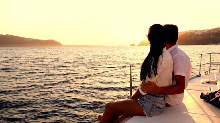 Santorini: Luxury Caldera Cruise with Full Greek Meal - The Details That Matter