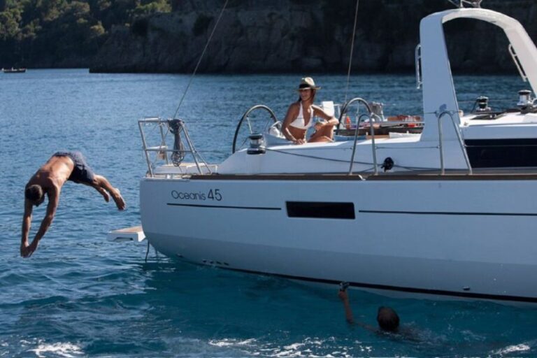 Santorini: Private Caldera Sailing Trip with Open Bar & Meal - Who Is This Tour Best For?