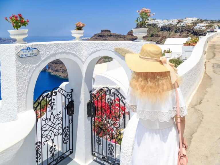 Santorini: Private Photo Shoot in Fira or Imerovigli - Additional Details and Practical Tips