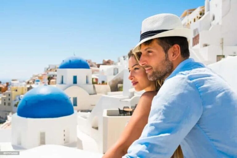 Santorini: Private Photoshoot in Oia, Imerovigli, or Fira - The Photos and Delivery