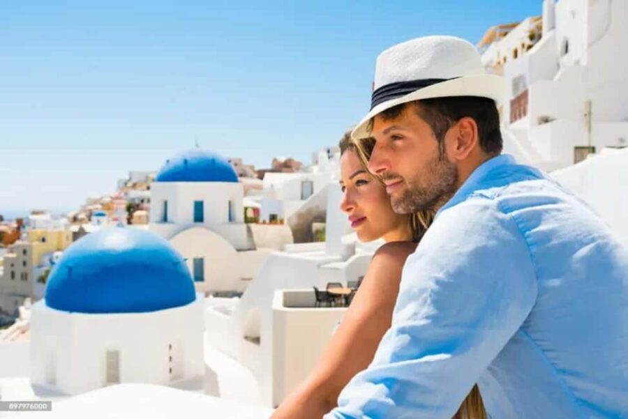 Santorini: Private Photoshoot in Oia, Imerovigli, or Fira - The Photos and Delivery