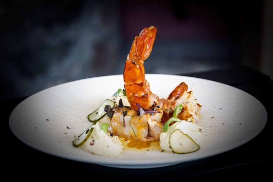 Santorini: Private Romantic Sunset Dinner with Caldera View - What to Expect from the Santorini Sunset Dinner