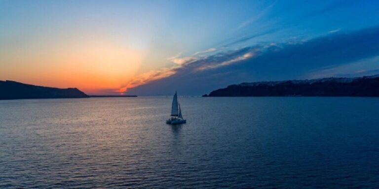 Santorini: Private Sunset Cruise with Dinner and Drinks - What Sets This Experience Apart?