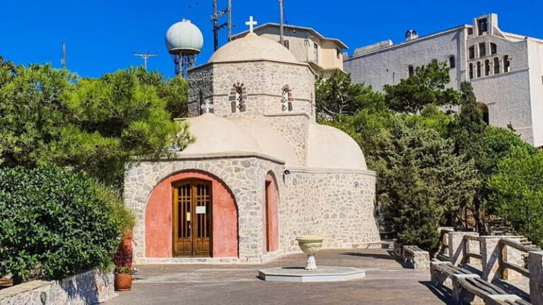 Santorini Private Tour : Scenic Caldera Viewpoints & Oia - The Itinerary Breakdown