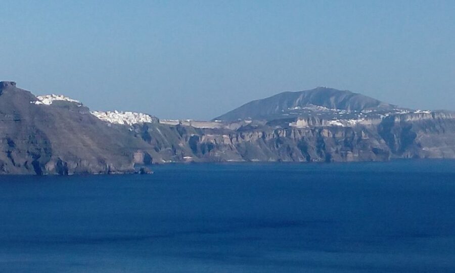 Santorini: Small-Group Highlights Tour of Venetian Castles - First Stop: Pyrgos Village and the Venetian Castle