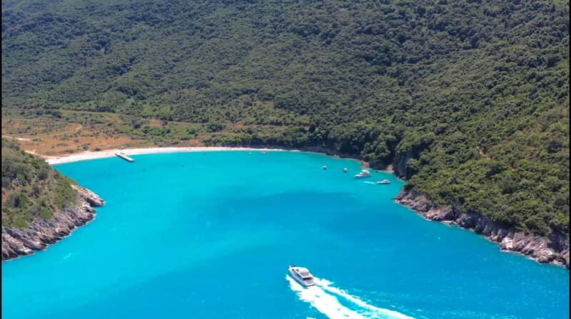 Sarandë: Private boat tour to Kroreza Bay & free sunbeds - A Closer Look at the Itinerary