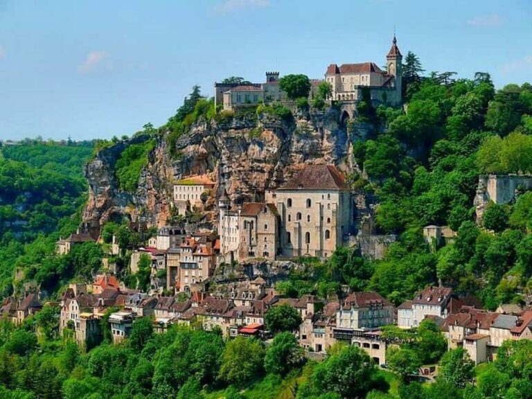 Sarlat: Private Day trip to Rocamadour & Saint-Cirq-Lapopie - Rocamadour: A Sacred Clifftop Village