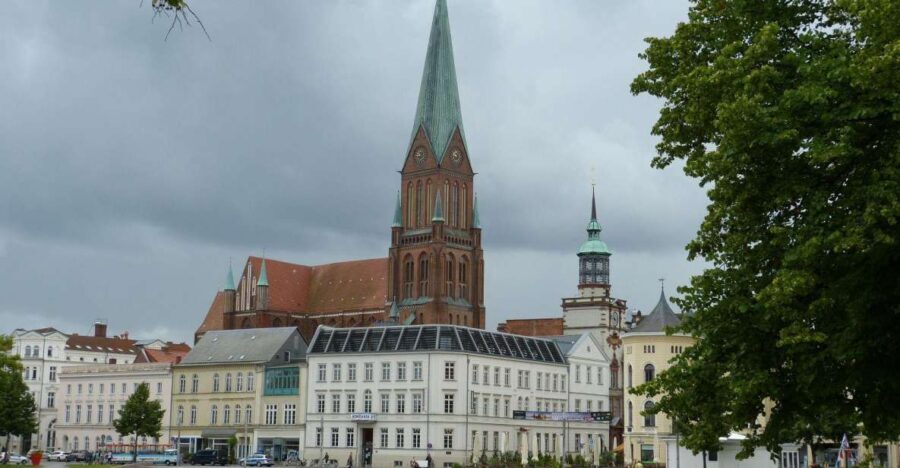 Schwerin: Private Guided Walking Tour - The Perfect Introduction to Schwerin’s Charm