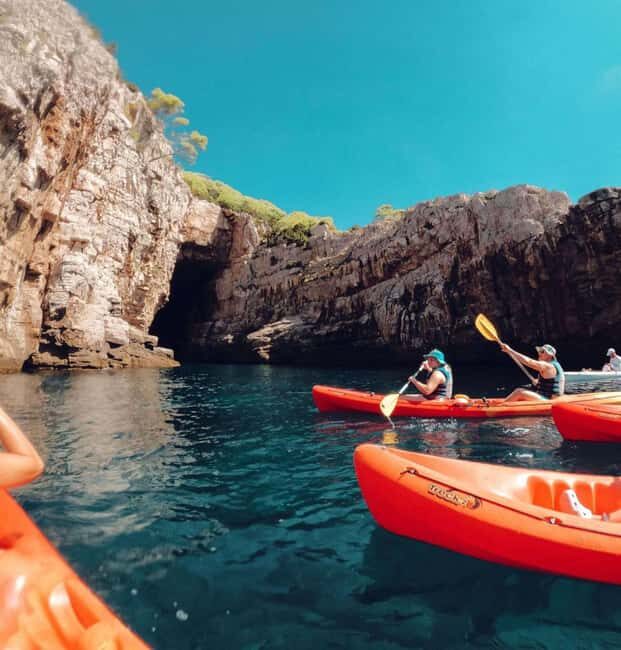 Sea Kayaking - Authentic Experiences and Genuine Insights
