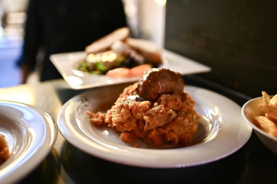 Secret Food Tours Amsterdam - The Experience and Guides