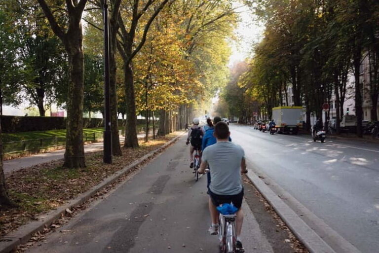 Secrets of Paris Bike Tour in English or Dutch - Who Should Consider This Tour?
