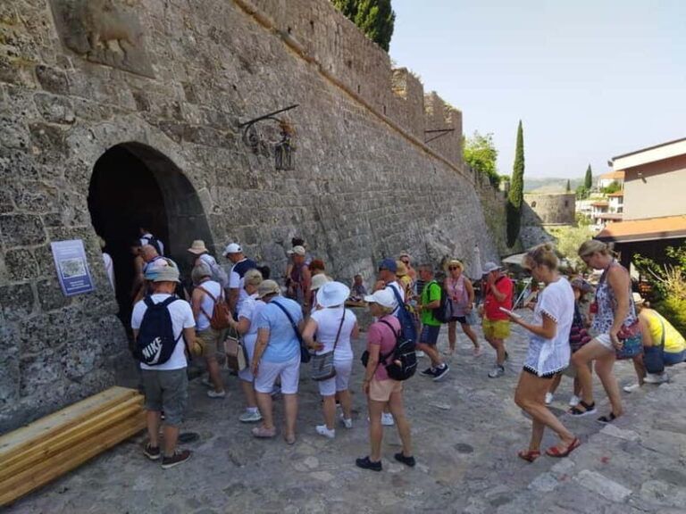 Secrets of the Old Town Bar - A Journey through Millennia - Who Is This Tour Perfect For?