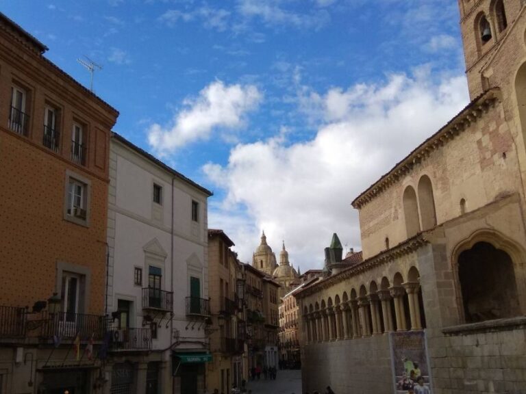 Segovia: Guided Walking Tour with Alcázar Entry - What Makes This Tour Stand Out