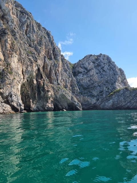 Sesimbra: Boat trip along beaches and bays with snorkeling - What Makes This Tour Special