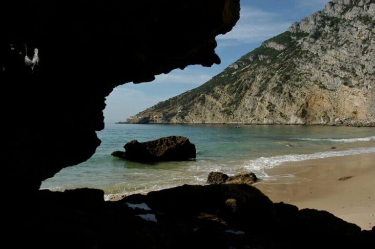 Sesimbra: Secret Beaches and Caves - Detailed Breakdown of the Itinerary