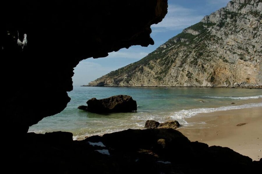 Sesimbra: Secret Beaches and Caves - Detailed Breakdown of the Itinerary