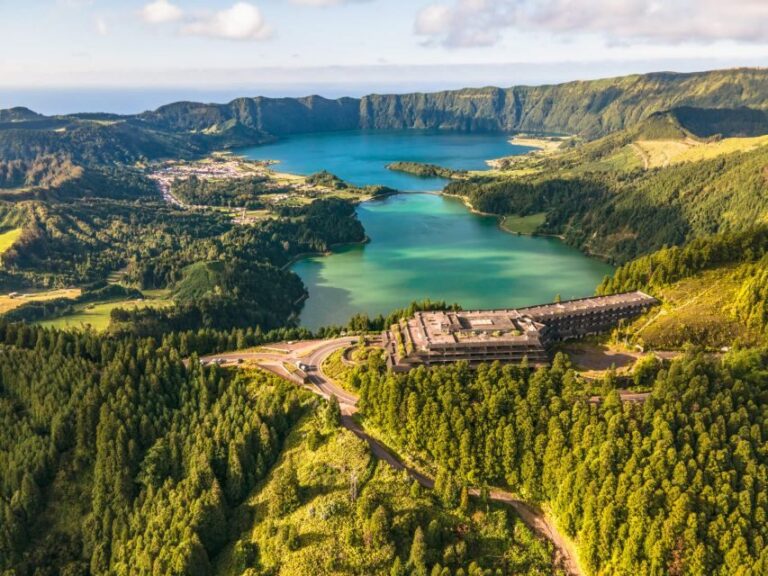 Sete Cidades & Lagoa do Fogo: Full Day Tour with Lunch - Who Is This Tour Best For?