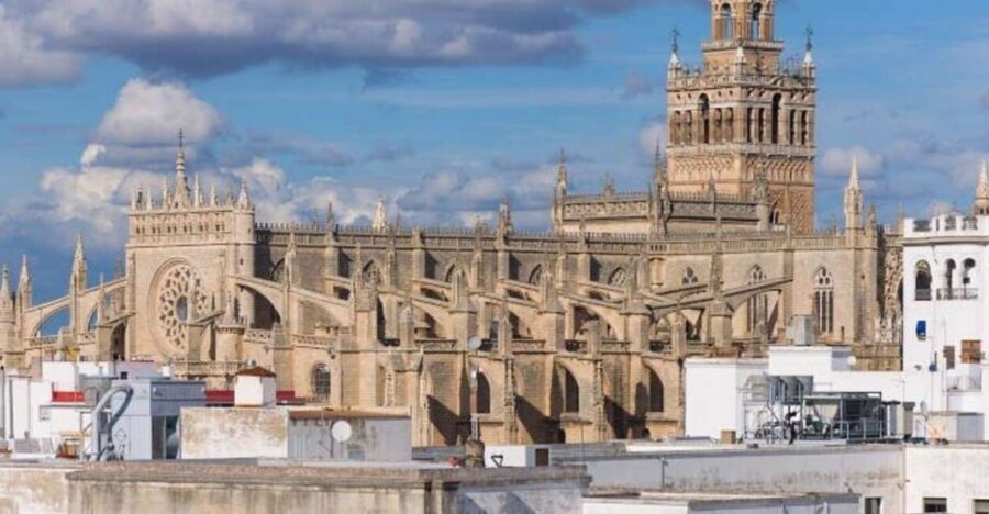Sevilla: Alcazar and Cathedral Private Tour - The Value of a Private Guided Tour