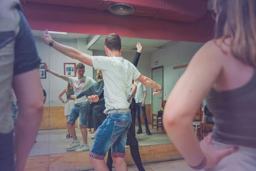 Sevilla: Flamenco Class Experience - Detailed Breakdown of the Itinerary