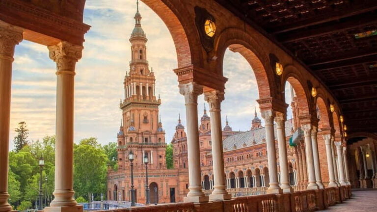 Seville: City Highlights & Hidden Gems Private Walking Tour - Exploring the Itinerary: Landmark Highlights & Hidden Gems