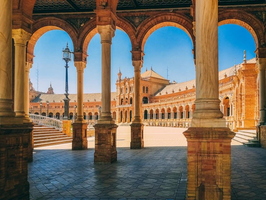 Seville: Express Walk with a Local in 60 minutes - Itinerary Breakdown and Highlights