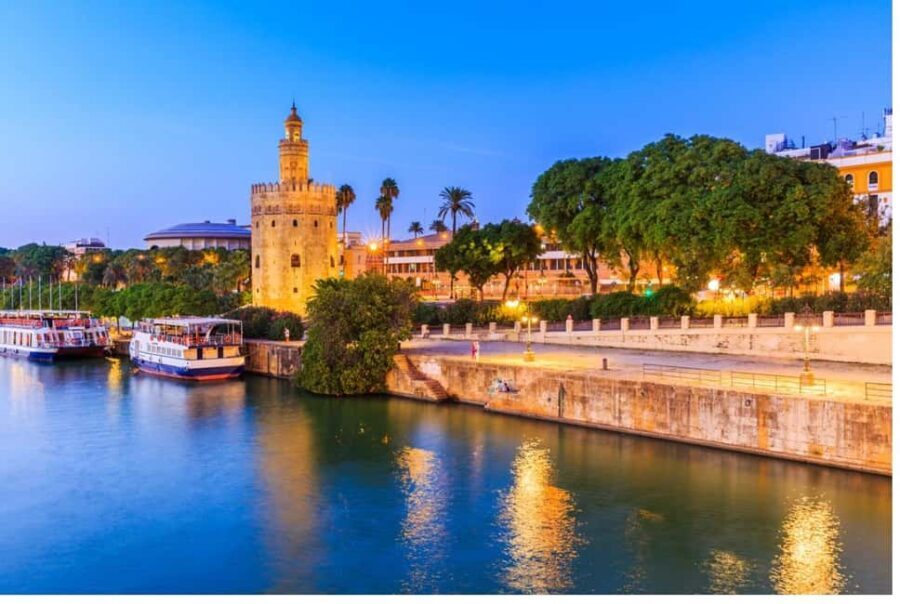 Seville: FREE Walking Tour to Iconic Sites & Hidden Gems - Why This Tour Works for Different Travelers