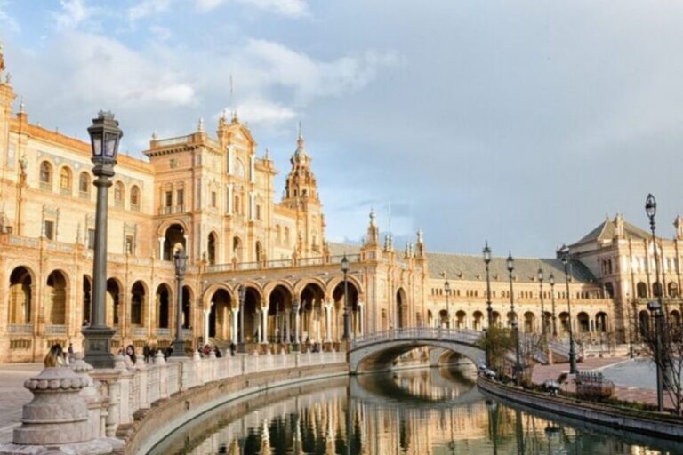 Seville: Private custom tour with a local guide - The Value of a Private Guide