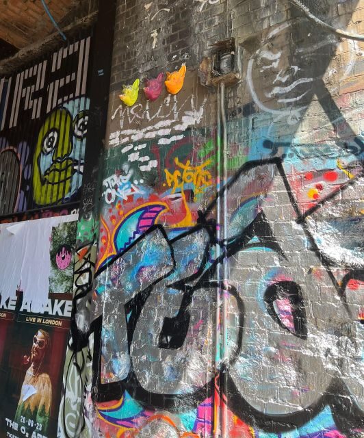 Shoreditch, East End Street Art tour best graffiti and art. - The Historical and Cultural Layers
