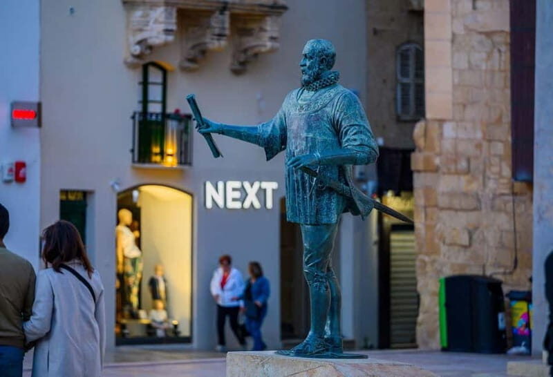 SINFUL SECRETS OF VALLETTA - Blood, Booty and Courtesans - Authentic Stories and Entertaining Guides