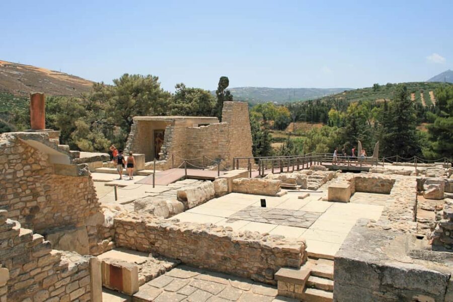 Souda Bay: Private Day Trip Tour to Knossos Palace - FAQs