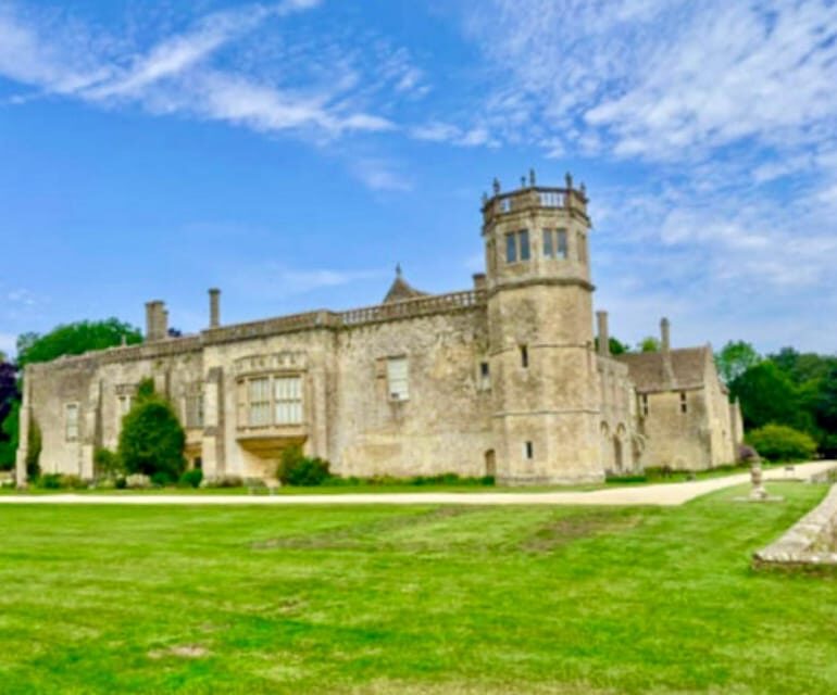 Southampton Port to London via Stonehenge,Lacock & Bath - An In-Depth Look at the Tour Experience