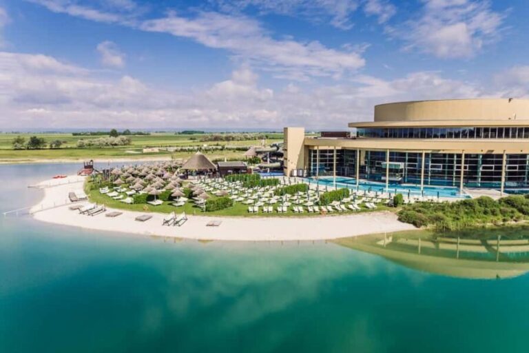 Spa-Breakfast at St. Martins Therme & Lodge Combo Ticket - Spa Facilities and Water World