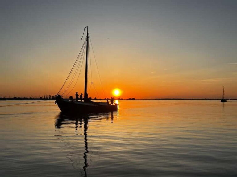 Spakenburg: Sunset boat trip on an authentic fishing boat - Who Will Love This Experience?