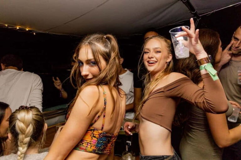 Split: Boat Crawl with Nightclub Access, Shots, & Boat Party - Authentic Experiences from the Reviews