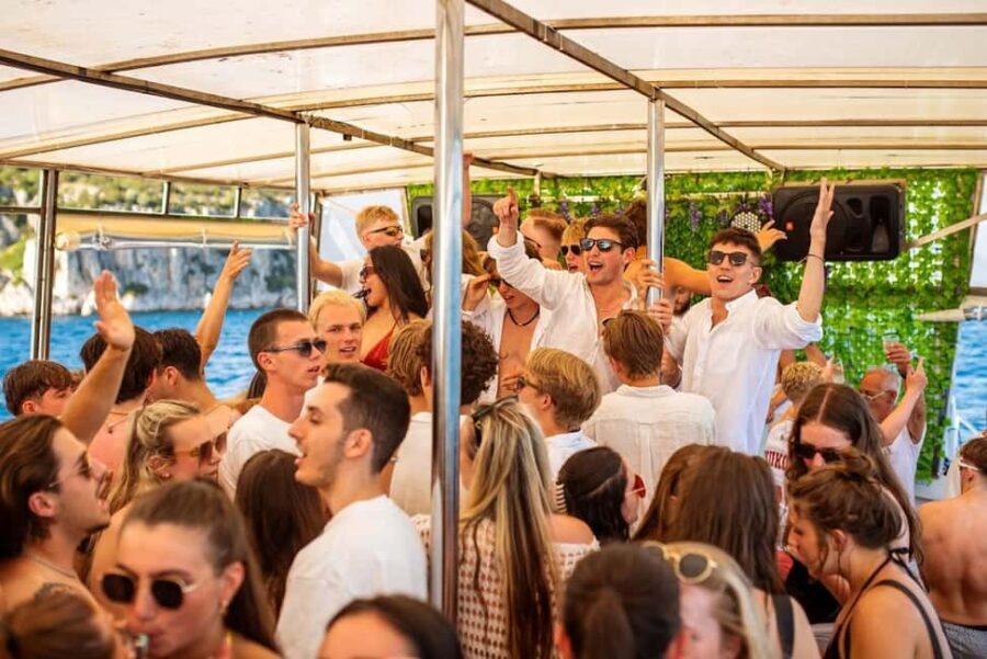 Split: Captains Boat Party Blue Lagoon, DJ & Free Shots - Practical Tips for Your Blue Lagoon Boat Party