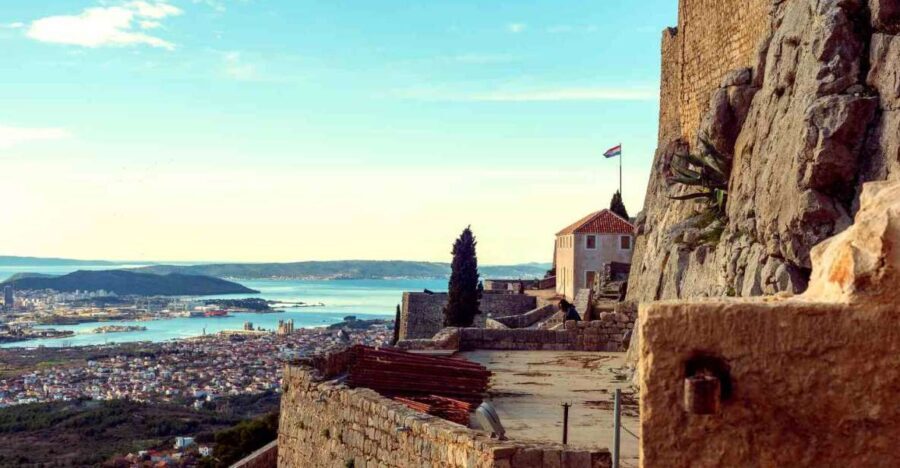 Split: Klis Sunset Sightseeing Bus Tour - Exploring Klis Fortress: History and Views