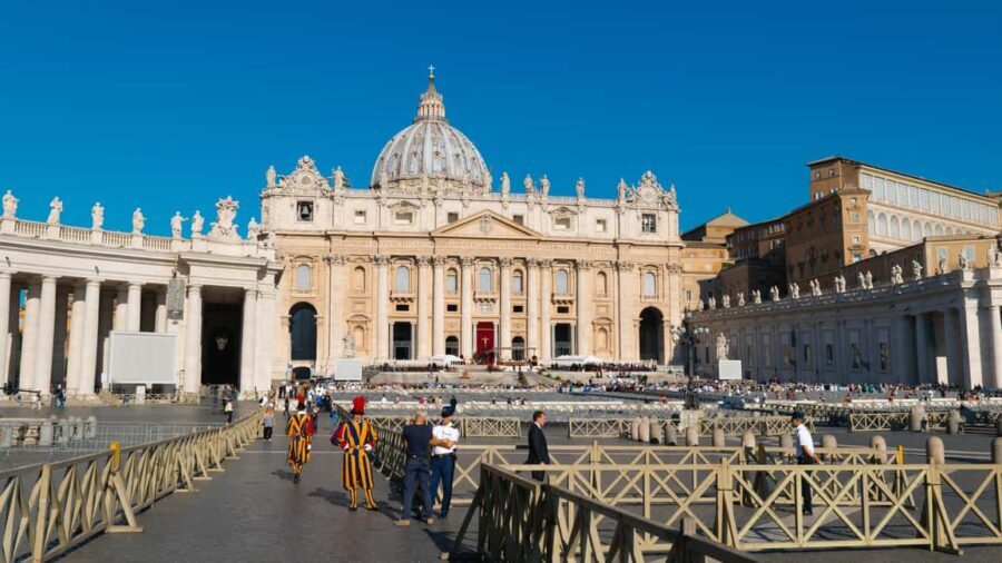 St.Peter's Basilica: Express Guided Tour & Underground Tomb - A Deep Dive into the Tour Experience