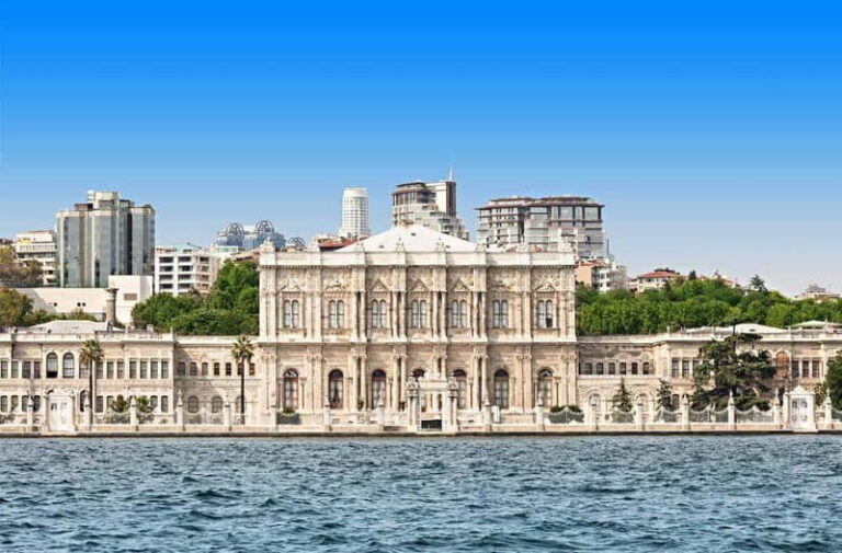 stanbul: Dolmabahçe Palace & Boat tour - The Experience in Detail